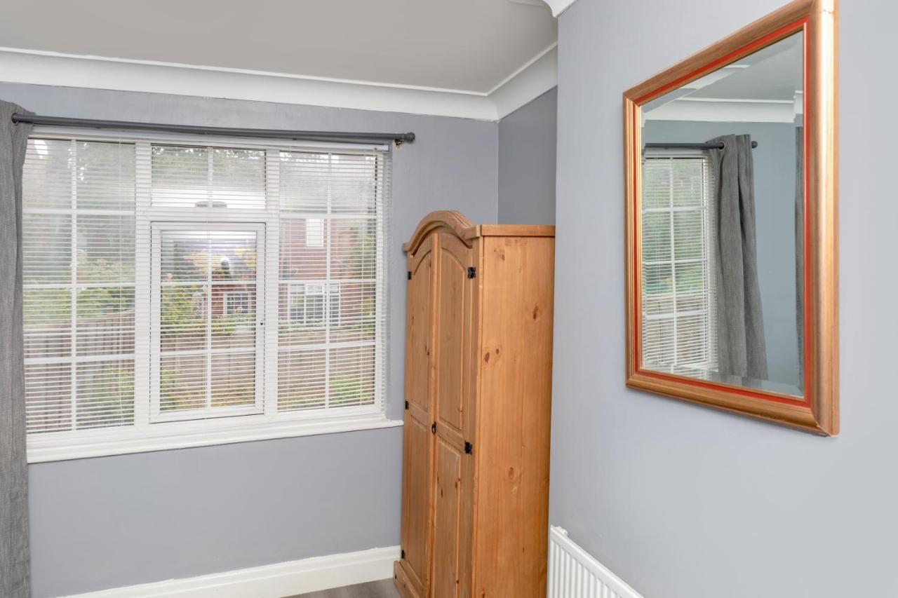 Leeds City Centre Spacious House Free Parking And Wi-Fi エクステリア 写真