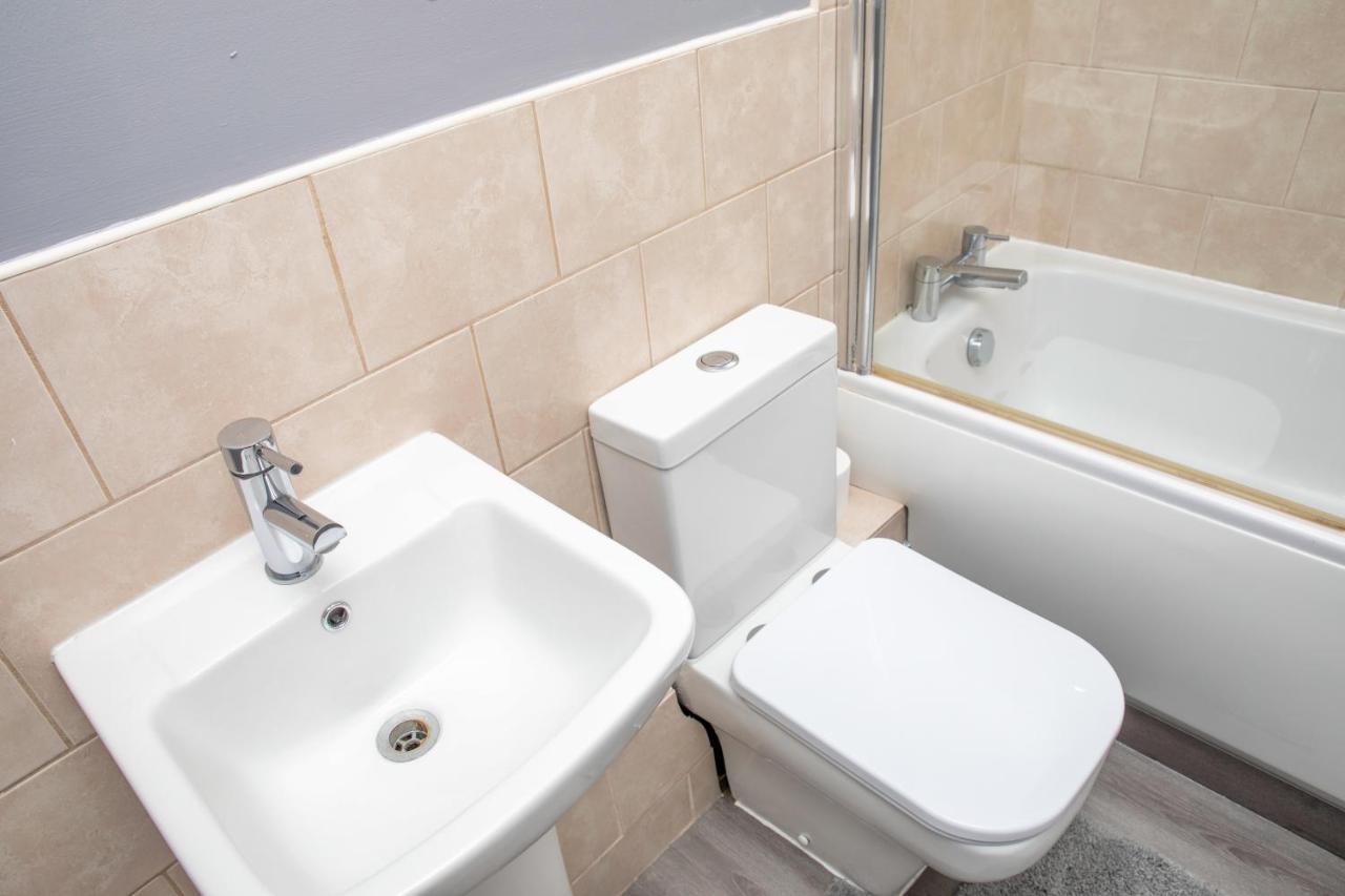 Leeds City Centre Spacious House Free Parking And Wi-Fi エクステリア 写真